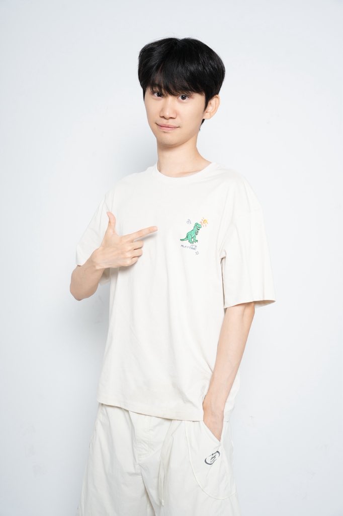 umiokk's tweet photo. Doinb and our whole family filmed an ad for Li-Ning’s Disney Toy Story collaboration. Time flies so fast, my little Doinb has grown into such a wonderful person 💛 https://t.co/g9lQr9NVRI