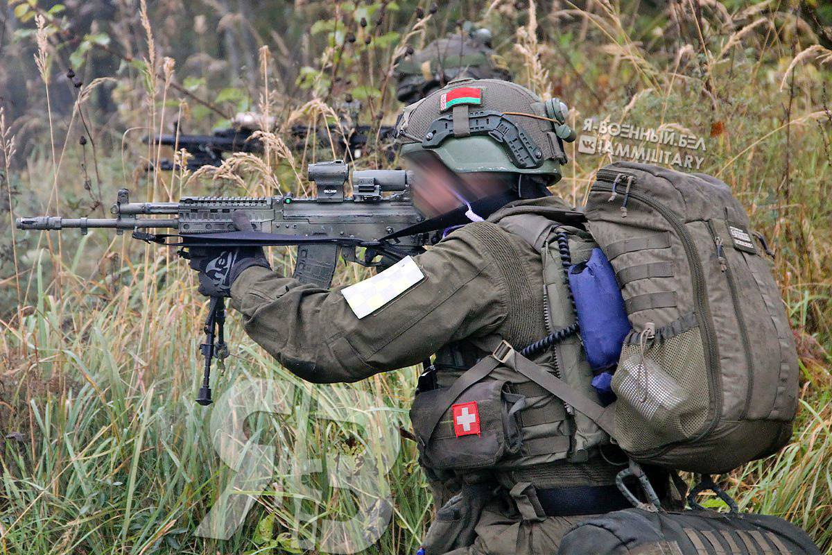 lovish_pandey06's tweet photo. 🇧🇾🇷🇺 Today's competition shooting in Minsk SOBR unit.
#Russia #Belarus #Belarusian #Today #SOBR #Minsk #Security #Police #MVD #Tactical #Training #Competition #AK12M1 #SVCh https://t.co/WE6U5BsgBi