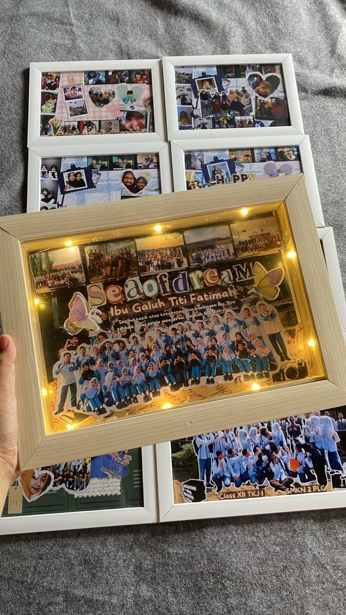 happyterus111's tweet photo. beribu cara aku lakukan, untuk kasih makan adik ku dan ibu aku yang sakit. jika postingan ku lewat aku minta tolong untuk RT dan like ya guys, siapa tau ada yang tertarik dagangan ku, aku jualan scrapframe mulai 65k ajaa! free desain guys, aku jualan dari smk, karena aku sandwich gen, bapak aku udah lari dari tanggung jawabnya, sebagai anak perempuan satu satunya, aku lah yang harus menafkahi itu semua.

yok yang mau beli dagangan aku, ada pempek bisa kirim luar kota ya.

dan ada scrapframe juga bisa kirim
luar kota.  aku berdoa agar dagangan aku ramai karena aku ingin beli obat ibu aku yang sakit pengapuran, dan ongkos buat bikin skck dan daftar kerja di indomaret 🙏🏻

yok guys bismillah berharga banget RT kalian itu semoga maha kuasa lancarkan rezeki kita
semua ya
