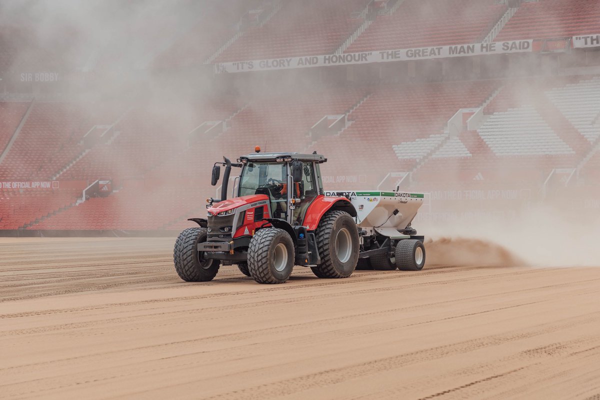 Fineturf's tweet photo. Profile Porous Ceramic @ProfileGolf 

Applied on Old Trafford as a 90/10 (by volumn) blend as part of the 2026 Pitch Reconsctruction Works.
Available in the UK from Fineturf

https://t.co/guvuWgYHu9 https://t.co/OJkv4sc99Q