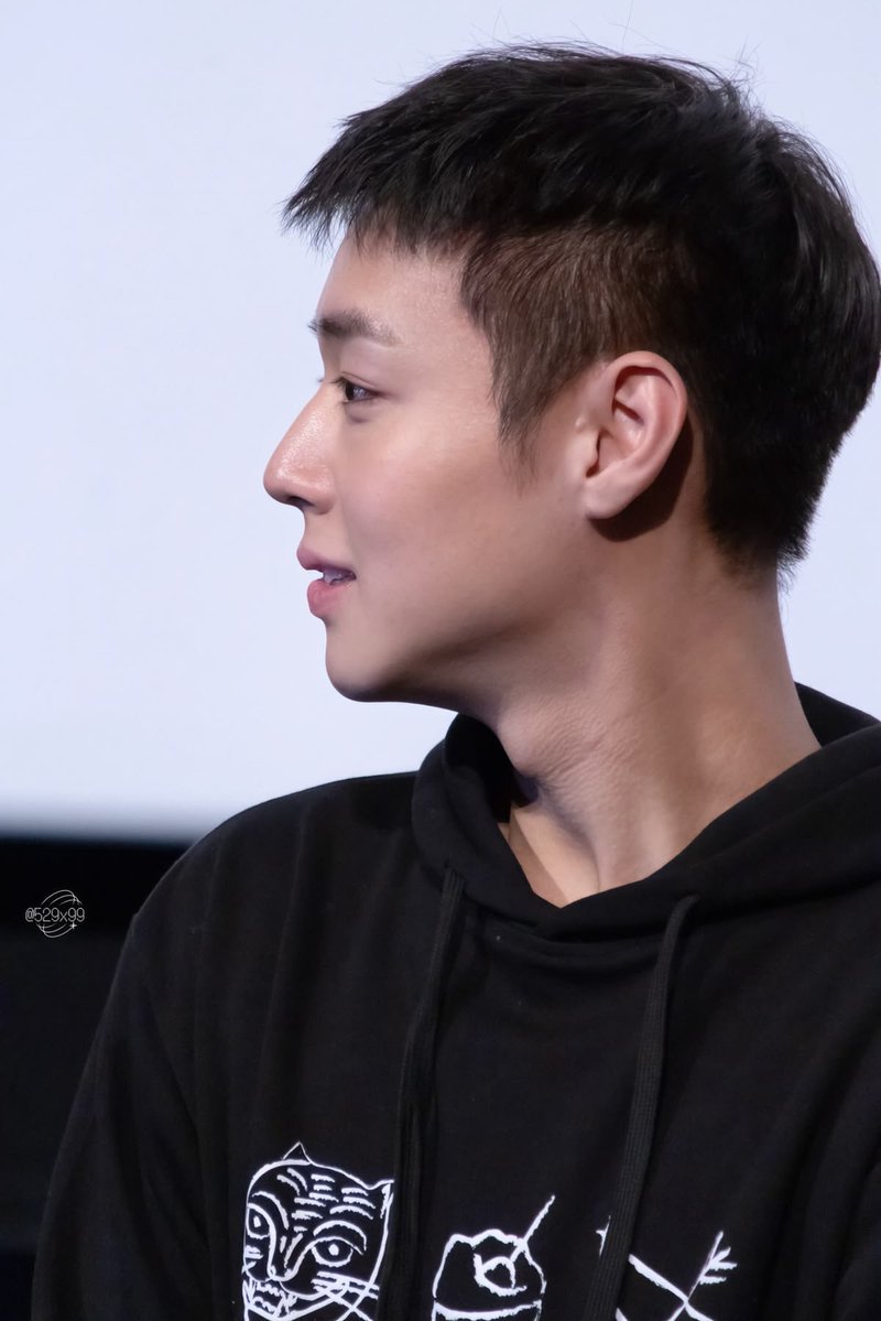 yeongoigu's tweet photo. For real jihoon with short hair is really attractive and handsome ✨ https://t.co/9qEqlPwpHL