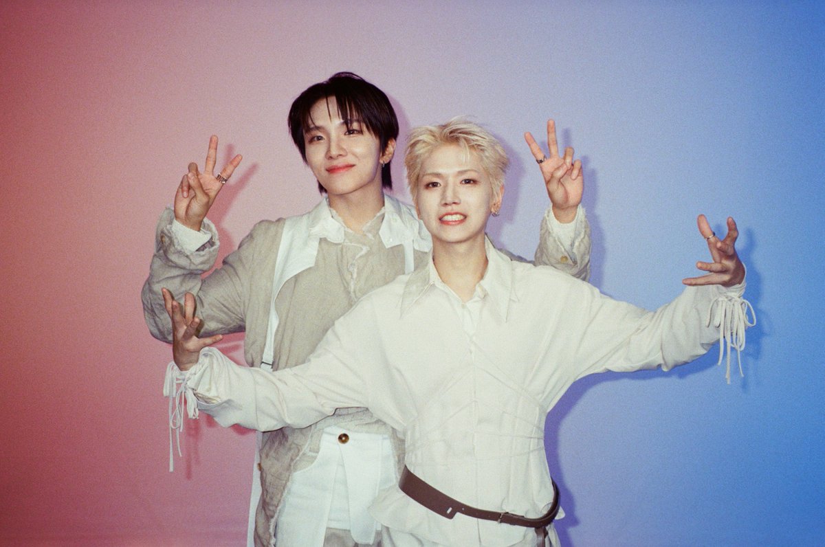 M2MPD's tweet photo. 필름카메라로 기록한 6월의 추억📸 7월에도 쭈욱 엠투와 함께해요❣ #6월의엠투 #M2film #릴레이댄스 #보이넥스트도어 #BOYNEXTDOOR @BOYNEXTDOOR_KOZ https://t.co/fxkrjn4EMA