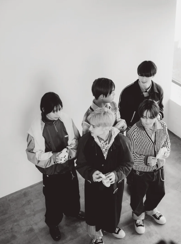 SPUR_magazine's tweet photo. 期待の新星【#STARGLOW】にインタビュー。“カッコいい大人”とは？ 理想像を語る
https://t.co/aObiHBOEPw https://t.co/USdbWvjlV4