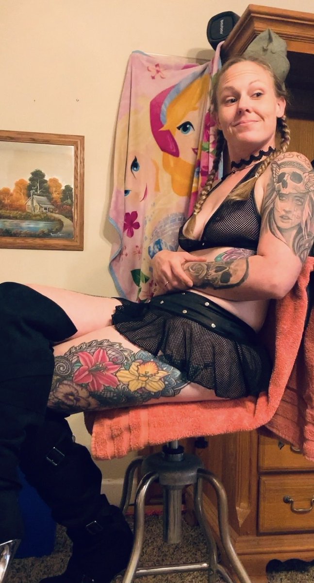 Kate111589's tweet photo. @purplepeaches_x Same!! I've always been self concious about mine as well, although it did get much worse when I started dating women lol, I mean. Women like tits, especially women who like women. https://t.co/XkFTYw0vG3