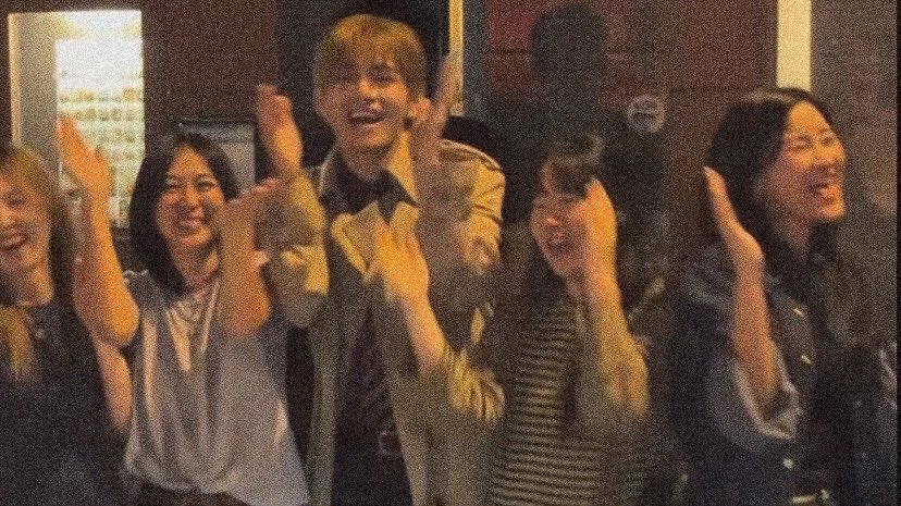 euphorikth's tweet photo. taehyung was written by a woman, raised by a woman, grew up around women, makes every woman around him comfortable, is loved by every woman who’s ever met him. and this is my why .. ❤︎ https://t.co/GTVOBGlqW5