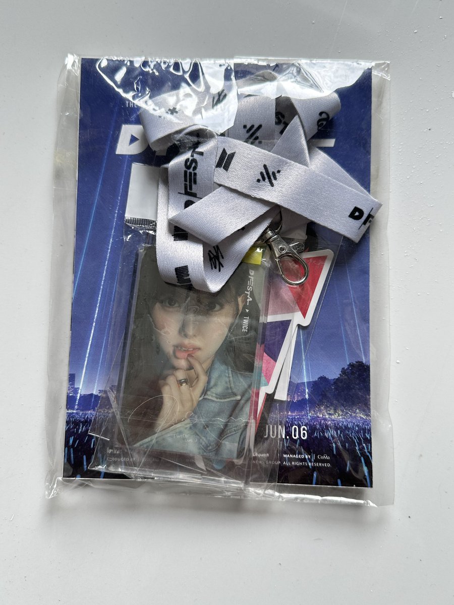 popsaurr's tweet photo. WTS/LFB 

Twice assorted officcial pc

Nayeon dfesta with lanyard-450 

Mop: gcash/bank
Mod: Jnt
Dop: July 15

Comment to claim 👋🏻 https://t.co/yJorSc94jO