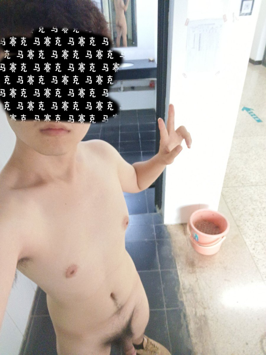 lao87577's tweet photo. #暴露 #教学楼暴露 #露出 
#社死挑战 #阳痿 #无脑 #早泄
#流精 #无手射 #骚狗
期末周在教学楼极限挑战露出射精任务，最后保持全裸状态走回卫生间，结束后爽得两腿一直在抖…… https://t.co/fUE0C4MrqP