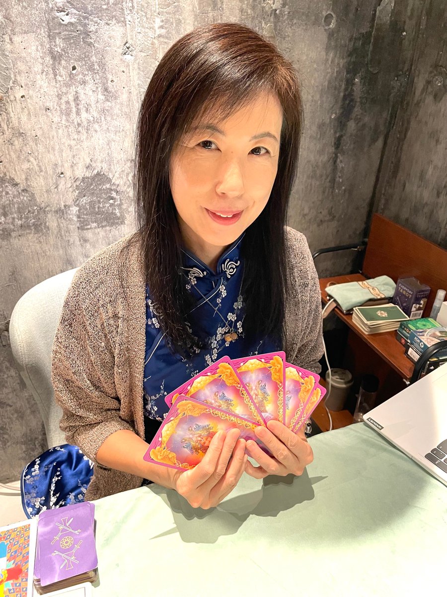 balangan_YKHM's tweet photo. 🌟バランガン横浜店・空き状況🌟
本日6月30日(火)
🌿綾森エマ先生🌿@balanganEmma
＊14:00〜16:30
＊17:00〜21:00

「今から占いたい！」にお応えします🔮✨
鑑定のご予約、オンライン鑑定もお待ちしております🦋
空き状況は常に変動しますので、お早めにチェックしてくださいね🪄

🔮Web予約
https://t.co/3D3kstbuP9
💬占いの窓
https://t.co/Vn5fE71ucb

#バランガン #占い #横浜占い #元町中華街 #運気アップ