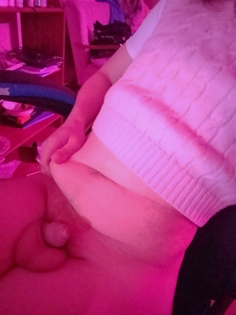 Spoopy_pie's tweet photo. My squishy tummy #femboy #femboi #twink #gay #tummy #boywife #nsfwtwt https://t.co/uMTpAMBaeI