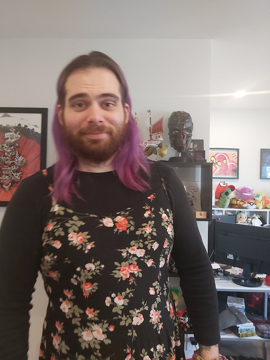 Lunaleet17's tweet photo. For the last day of #pride I figured I'd post my progress. 

I always find people skip the middle, so this is a slightly different format. Pretransition, first day of transition, couple months in, current (4 years in) https://t.co/3EE2chsT6q