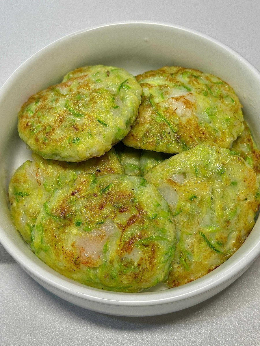Darya32732230's tweet photo. [Quick u0026 delicious 15-min zucchini egg wrap! Perfect post-workout fuel, high in protein u0026 low-carb. Skip the greasy takeout ]， https://t.co/Z24TXmvGDW