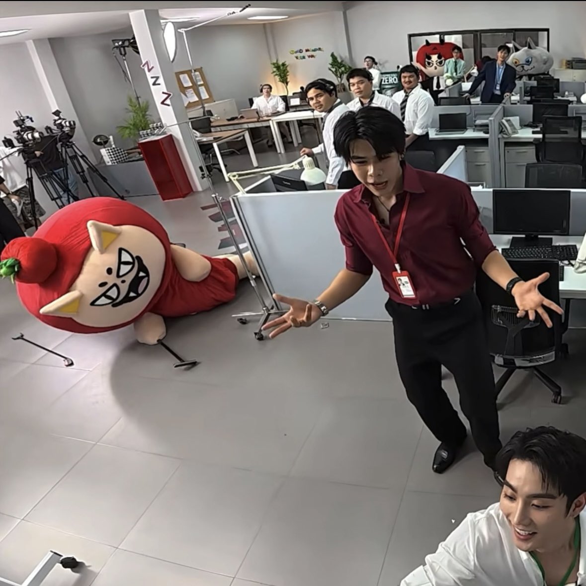 xyzdaisyy's tweet photo. เดี๋ยวนะ มาฟ้อกลูกกกกกกกกก ทำไมคลุกฝุ่นอย่างนั้น555555555555555555

#STAYAWAKEเกือบหลับแต่กลับมาตื่นbyBirdy #TOMAFOX https://t.co/HDqyDgdOrE