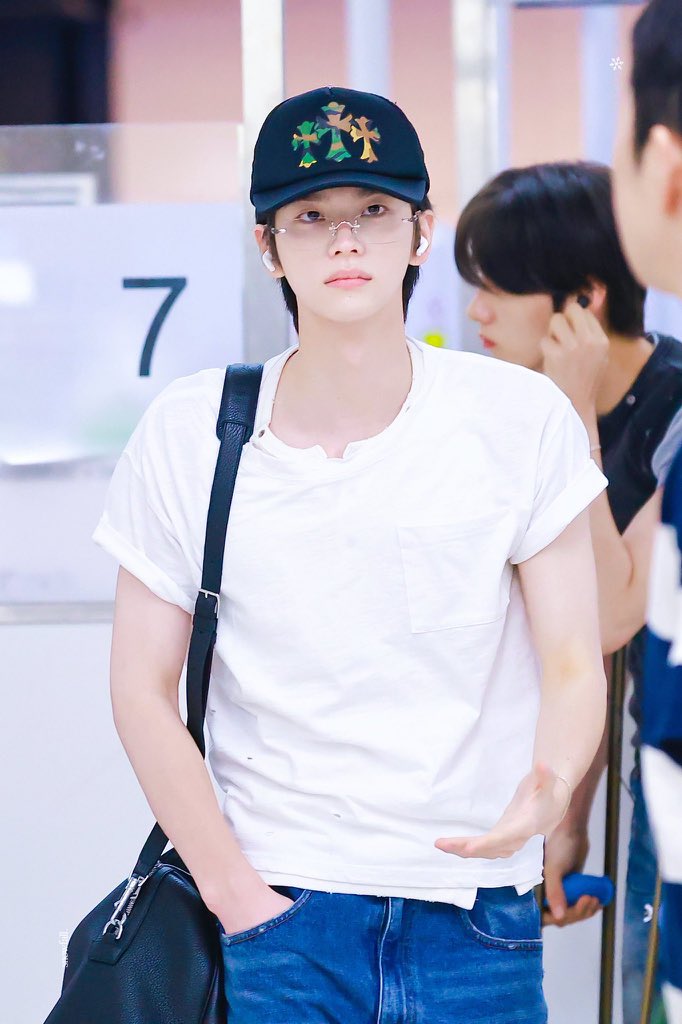 mandum0re's tweet photo. 묭제비
줄건 줘, https://t.co/w8AAbdftVp