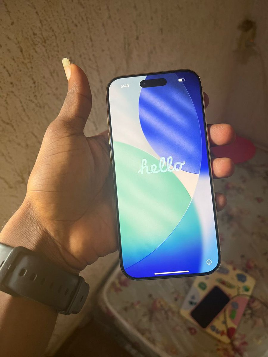 keenn_eth's tweet photo. Be like i don scam this vendor o😂 Na 400k e sell new iPhone Air give me. https://t.co/Z3FRdEjtdf