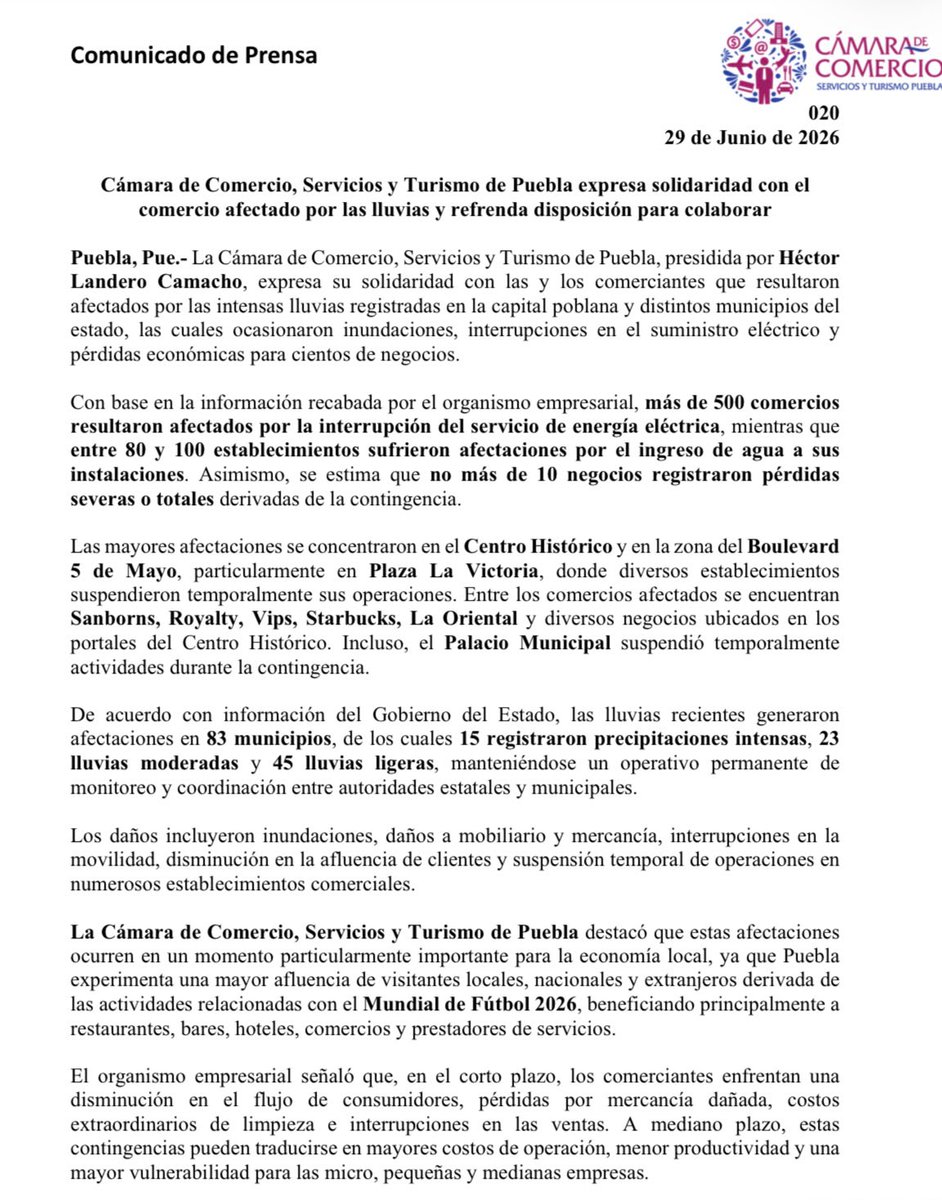 laredcincoradio's tweet photo. 🏢🌧️ || ¡CANACO Puebla apoya a comercios! La Cámara de Comercio se solidarizó con los más de 500 negocios afectados por lluvias e inundaciones en el Centro Histórico y Plaza La Victoria. El organismo refrendó su colaboración con las autoridades para la recuperación. 💼🛑 https://t.co/yuddV6yFSl