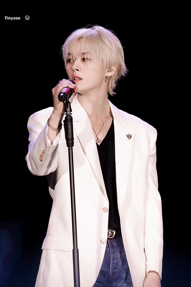 jayehooo's tweet photo. So handsome 

LEE KNOW  1 YEAR WITH GUCCI
#LEEKNOWXGUCCI
@Gucci @gucci_jp https://t.co/OLRsU28Puf