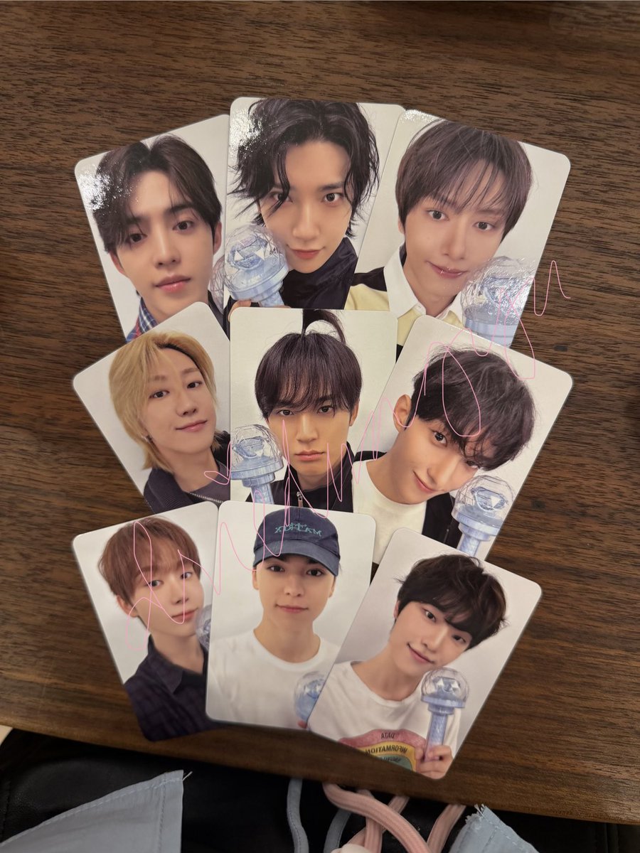 driedmangyu's tweet photo. wts lfb ph caratland 2026 caratzone pc set

— 2500 php payo; nego
— onhand in ph
— mop: bpi, gcash
— can ship thru jnt, sdd
— loc: bulacan

send me a dm 🩵🩷

buy niyo na jebalyo tagal ko pinagisipan i-sell huhu 

#caratland2026 #seventeen https://t.co/N93miKP34M