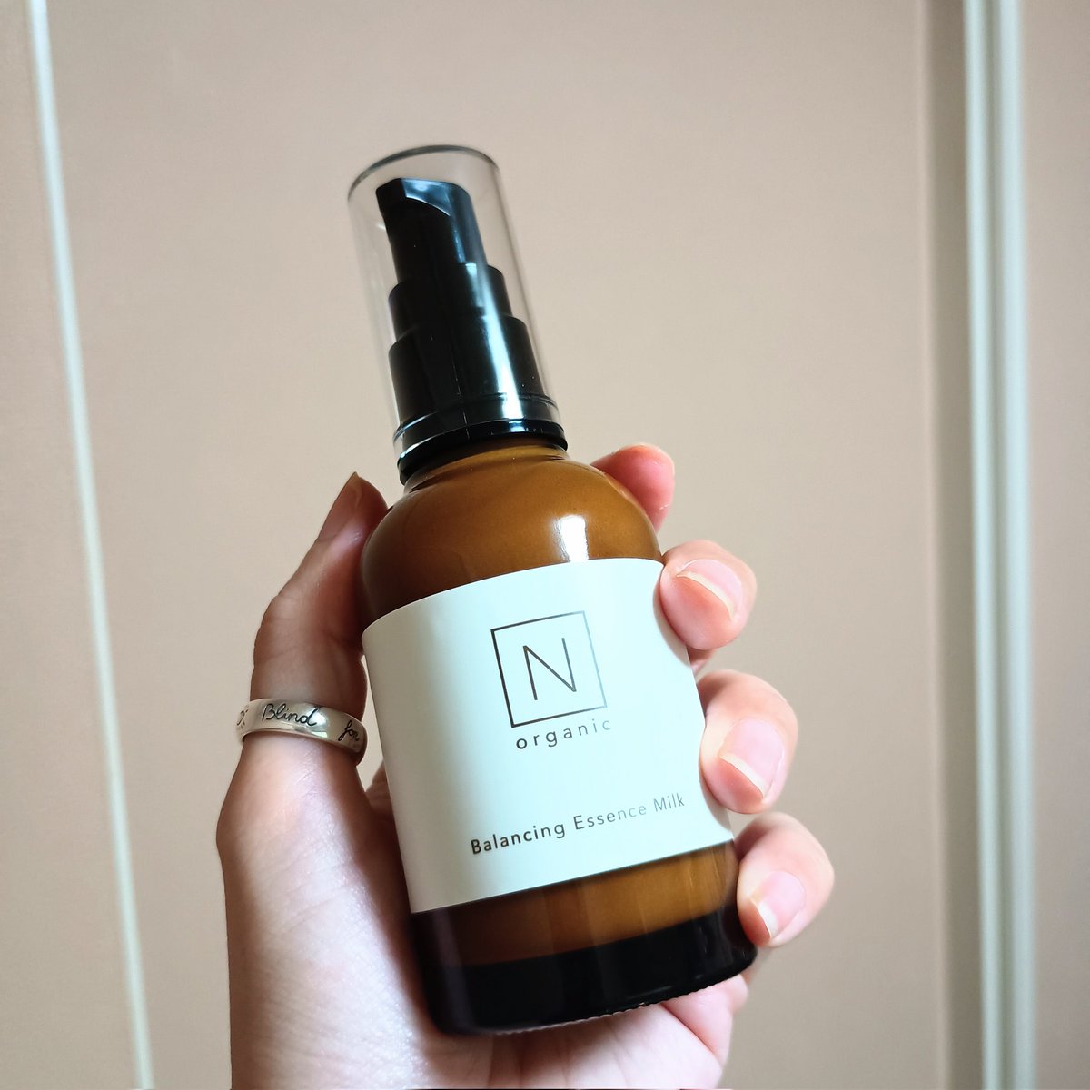 mion_cosmetics's tweet photo. N organic Basic
バランシング エッセンスミルク
2本目開封❤
#コスメ購入品

ゆらぎやすい肌なので、肌トラブルを防いでくれるので助かっています🤝
メイク前にも使いやすく、柑橘系の香りに癒やされます🍊🍋🌿✨️

「ベスコス受賞の赤CICA美容乳液気になる」という方、ぜひ使ってみて✨️ https://t.co/UydabIrIAl