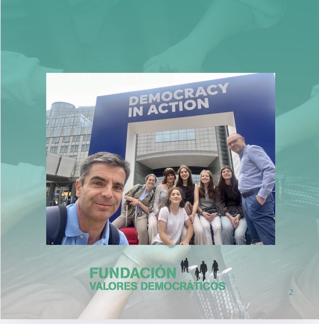 FVDemocraticos's tweet photo. Esta mañana el equipo de alumnos del Colegio Claret de Segovia,ganador del IX concurso Valores Democráticos, están visitando Bruselas y el Parlamento Europeo, para entrevistarse con los grupos parlamentarios.
Síguenos !! https://t.co/qHROCWli7Y