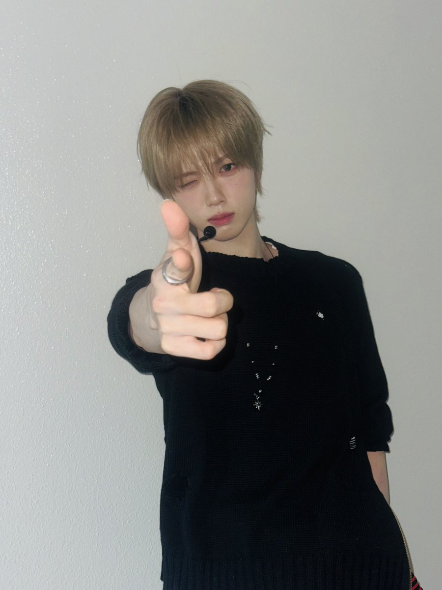 idntt_cosmo's tweet photo. 부산에서.~
부산 갈매기와 한 컷. 🦤

#idntt #아이덴티티
#yesweare #김성준 #kimseongjun https://t.co/BkR05ozIcE