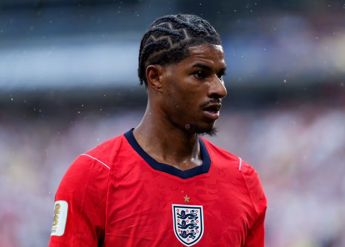 mufcMPB's tweet photo. 🚨 BREAKING:

Manchester United had a DIRECT contact with Marcus Rashford’s camp in the last 24 hours and both parties OPEN doors to restarting the process to reintegrate the player into the squad. 

United would be happy to have him as part of the squad for pre-season and then see what happens later on in the market.

#MUFC [@FabrizioRomano]