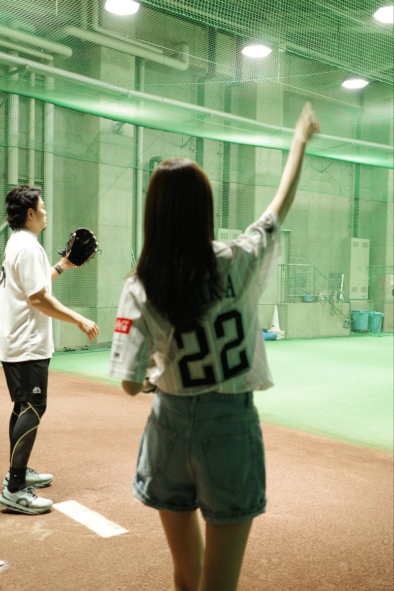 asuka_kijima's tweet photo. 始球式の投球練習を終えました！

今日初めて私のことを観てくださる方も多いと思うので、いいピッチングができるよう頑張ります☺️
入場曲は自分の子供の頃からのニックネームにちなんで、アッチャンを選びました〜！！！

#鷹祭SUMMERBOOST in 東京ドーム
@HAWKS_official https://t.co/BYcJf0moT9