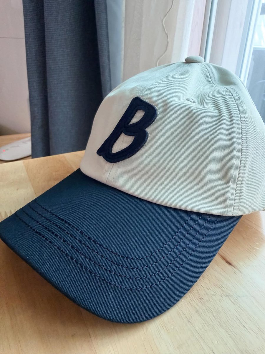 wuusogii's tweet photo. LOOK AT THE BALL CAP! 😭💙🫶🏻

cr. kim_dalgona_bws91 https://t.co/5hwFokW9Uu