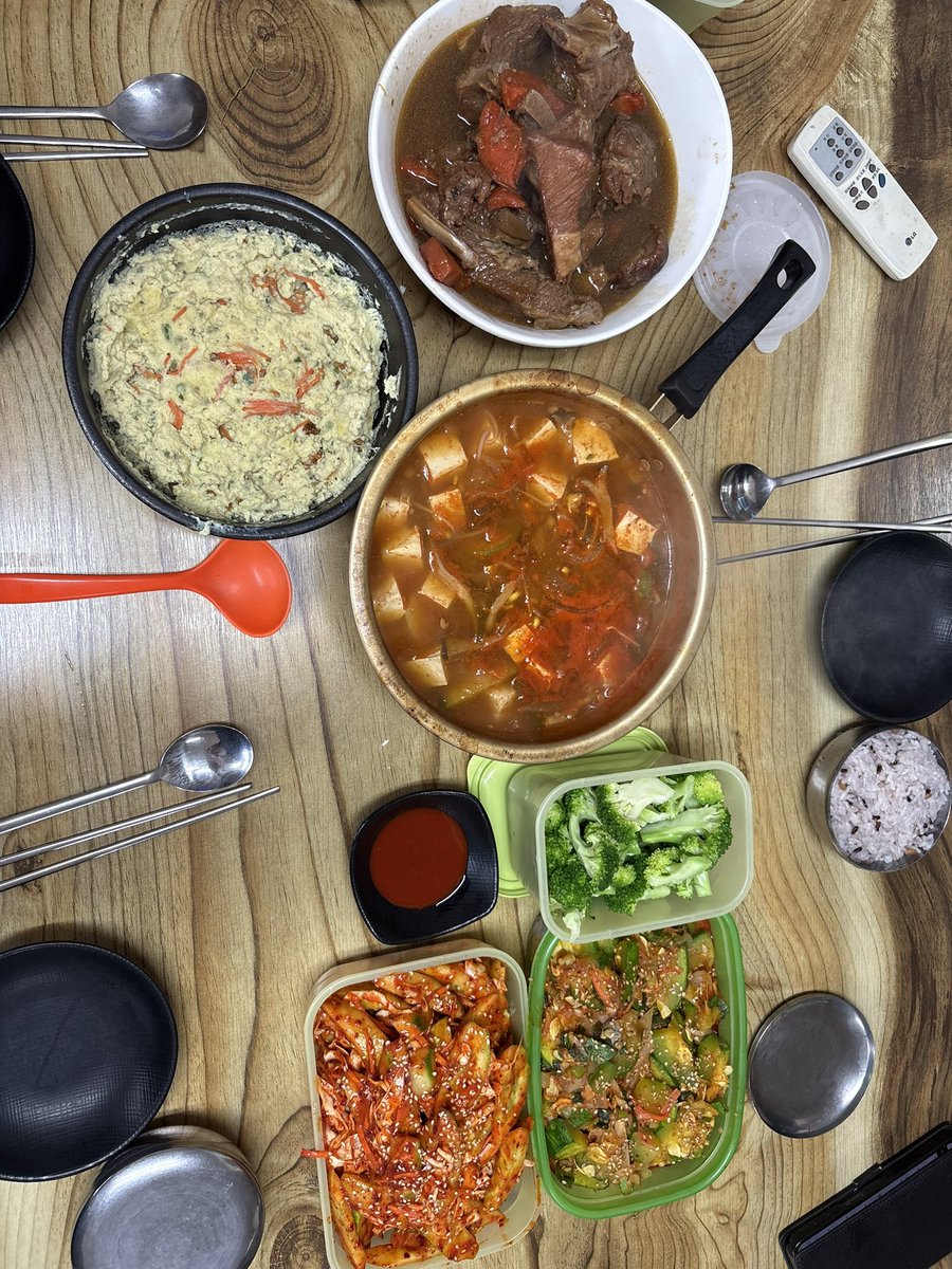 sung_love0's tweet photo. 오늘부터 전업자녀 한다 백수 아니고 https://t.co/6oKlWWJBcp