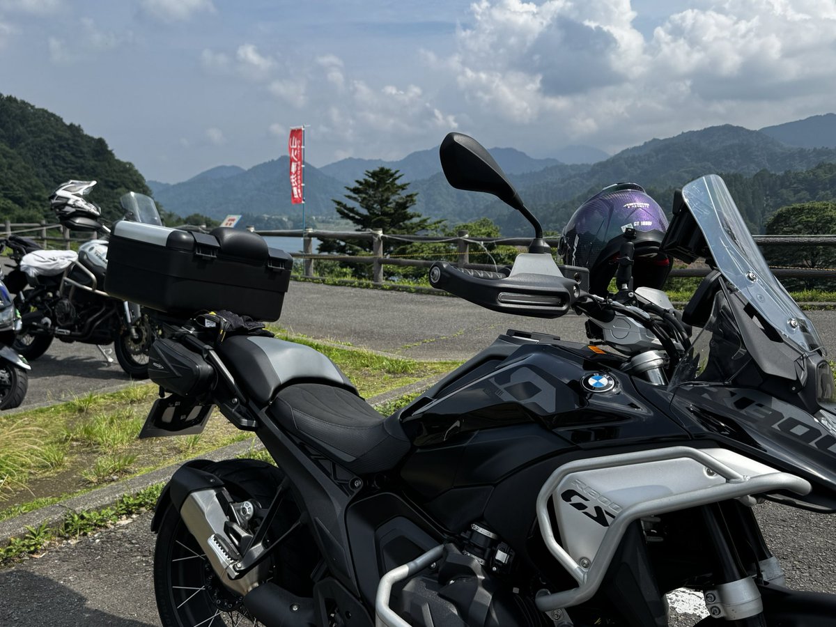 Thide3's tweet photo. 宮ヶ瀬！
おぎのパンで揚げパン買って帰ります。
ダムの水、かなり復活してますね。 https://t.co/ItB4rpKaUx