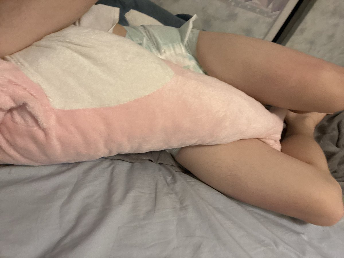 mdoujin144's tweet photo. fops ready for bed

looks like it’s shark infested 
 
#abdl #diaperboy #diaper https://t.co/oX3VSO2J0E