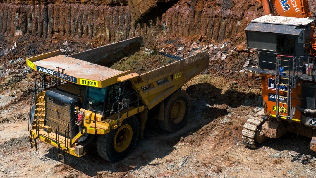 im_mining's tweet photo. Develop Global Limited has awarded a A$70 million open-pit mining and crushing contract to Kalgoorlie-based MLG Oz Limited for its Pioneer Dome lithium mine, in Western Australia | https://t.co/Y48SF8BFKW #DevelopGlobal #MLGOz #contractmining #lithiumDSO https://t.co/HUkN01V7t8