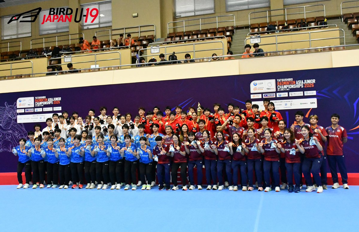 Badminton_BAJ's tweet photo. アジアジュニア選手権大会2026
団体戦の表彰式が先ほど終わりました！

🥇中国
🥈ホンコン・チャイナ
🥉日本/タイ

明日からは個人戦が始まります！
7月1日～3日はBAJ Youtubeで配信予定です📡

#アジアジュニア
#バドミントン #badminton
#BIRDJAPAN #U19 https://t.co/K1IgrxbFws