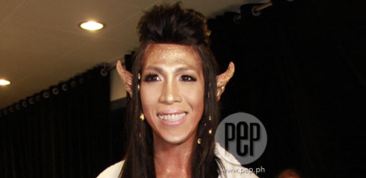 viceganda's tweet photo. This diva lowkey serving Miss Santana ok! https://t.co/Mx1eLxTbUc