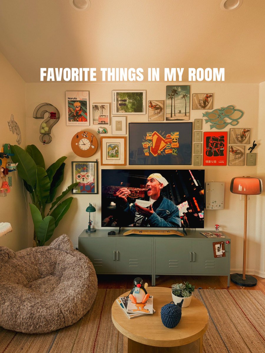 cornersandlight's tweet photo. FAVORITE THINGS IN MY ROOM https://t.co/FSxLV0FLIK
