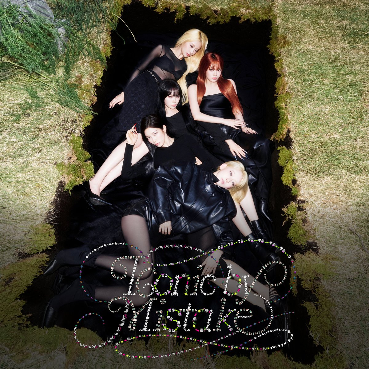 le_sserafim's tweet photo. Surprise! The ‘ICONIC BY MISTAKE’ alternate cover versions are here!
Don't miss your chance to grab and collect all four limited-time covers before they're gone!

📍 https://t.co/t3nwFG51Ke

*Available until July 2 23:59PM ET

#LE_SSERAFIM #ILLIT #KATSEYE
#ICONICBYMISTAKE https://t.co/rm548fqKQR