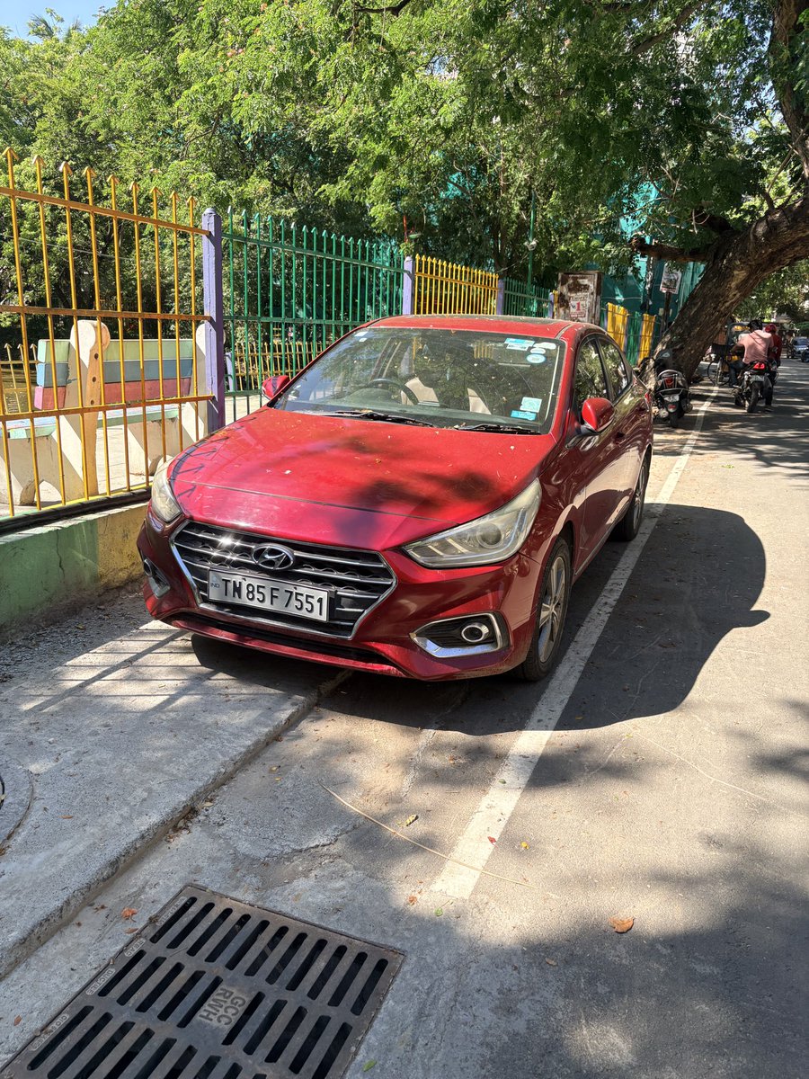 VKMRUK's tweet photo. @ChennaiTraffic This car is parked in Baskar Colony, Cross street, Virugambakkam, Chennai 92 for the past 7 days. Residents are complaining, kindly take action. Baskar Colony Residents Welfare Association. https://t.co/RbofLpQxak