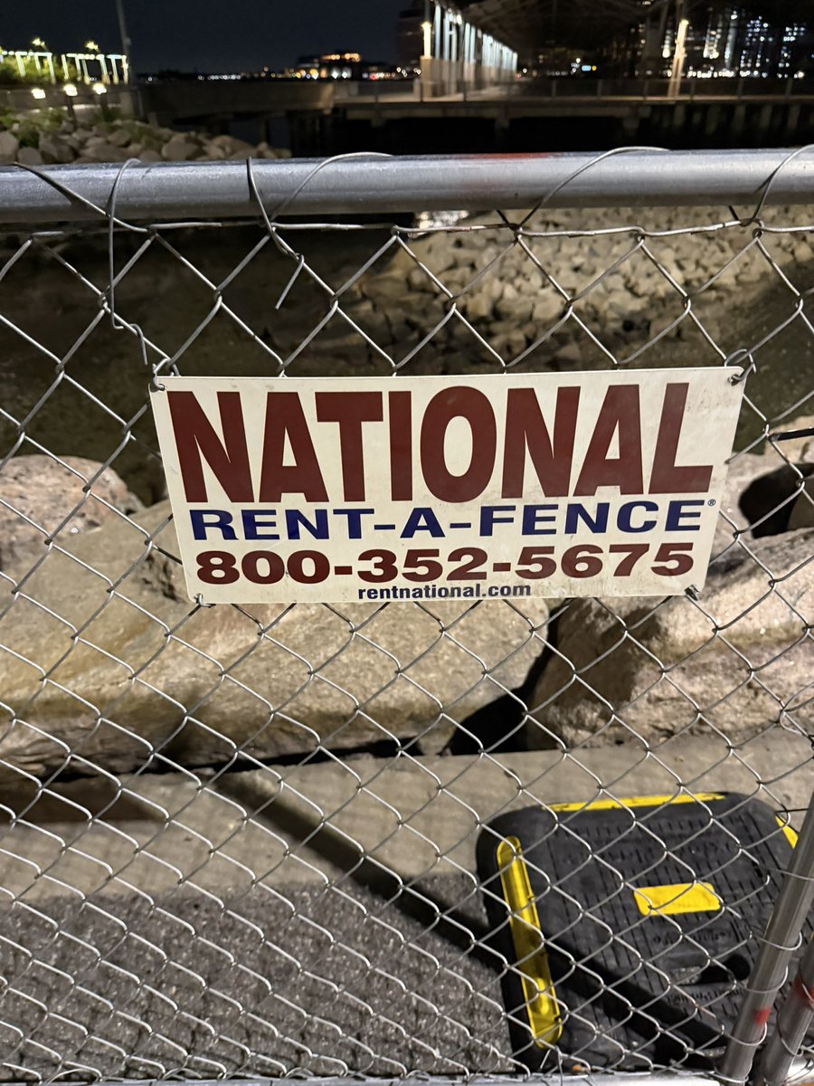 0siXKobe's tweet photo. I be wanting to rent a fence https://t.co/rgXzavTm5P