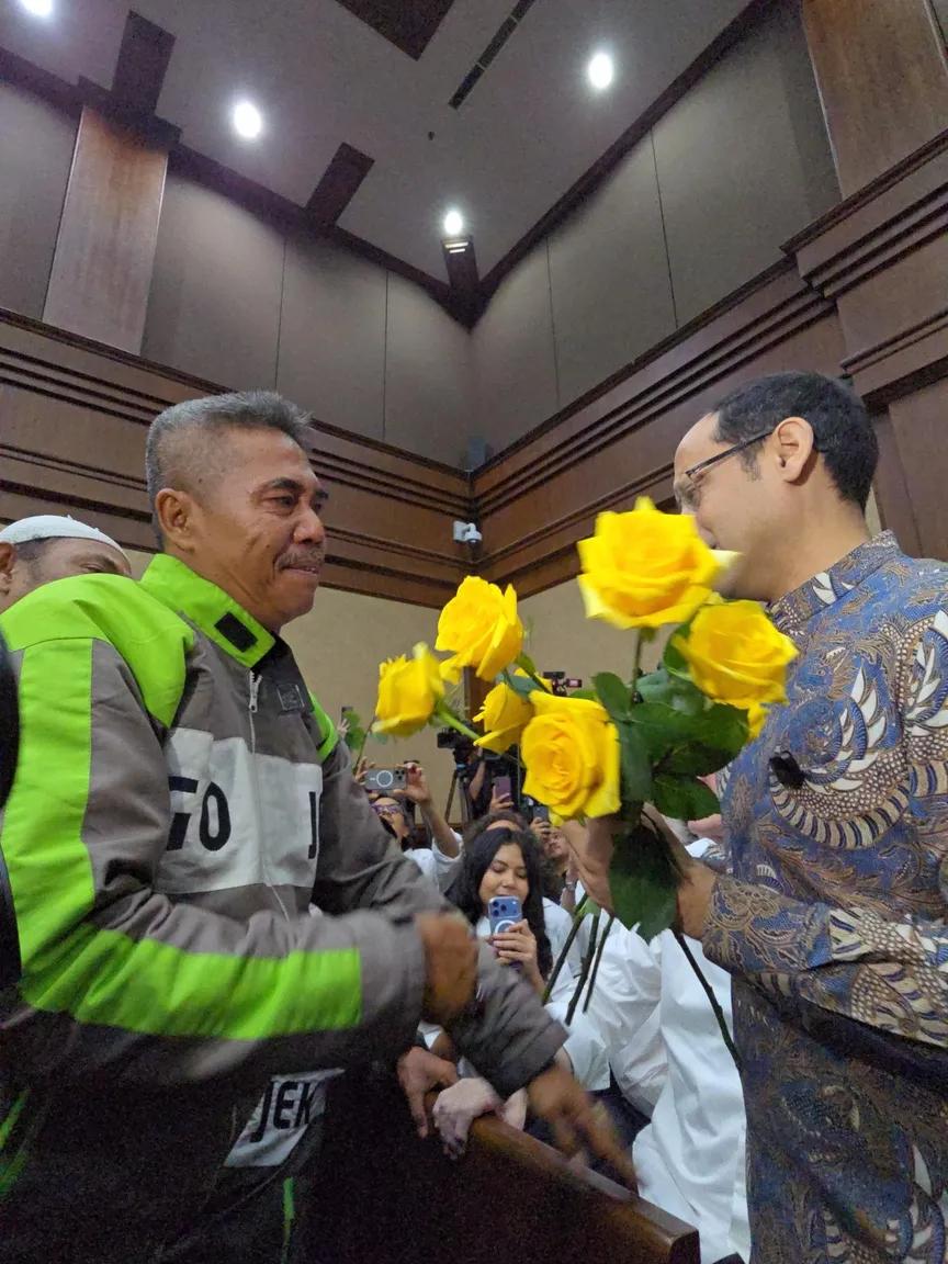 bismillahyuk_'s tweet photo. "Hari ini bukan hanya tentang satu perkara, tetapi tentang bagaimana keadilan diwujudkan melalui putusan yang berpijak pada fakta."

Doa terbaik untuk Nadiem Makarim ❤️ https://t.co/luSoLuZUNI