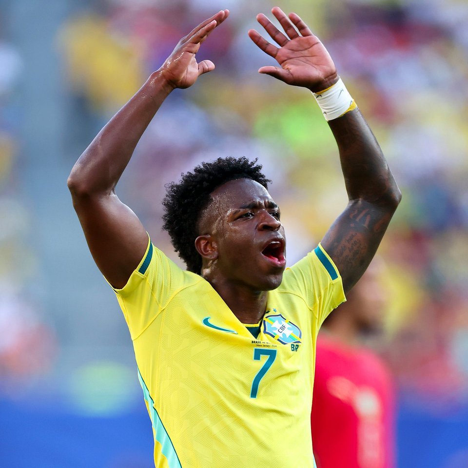 VilretM's tweet photo. 🇧🇷📢Ronaldo Nazario on Vinicius being the best Brazilian player after him. “Not even Neymar”

"Neymar gave Brazil unforgettable moments, but if you're asking me who has come closest to carrying the weight of Brazilian football after my generation, it's Vinícius Júnior. What he's doing for club and country, against the best defenders in the world, is extraordinary. For me, he's the best Brazilian player since I retired."