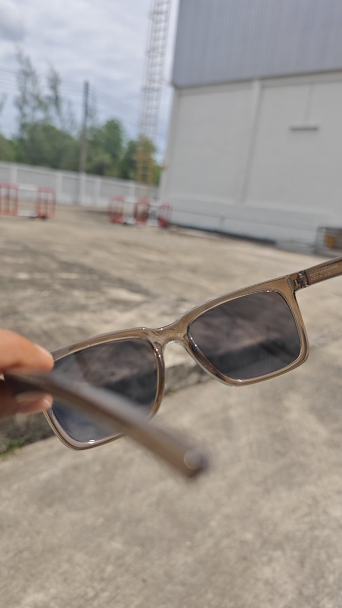notstepz's tweet photo. แดดแรงแค่ไหน ตาเราก็รอด! ☀️🕶️ แว่นกันแดด Decathlon กัน UV 100%
​✅ เหมาะสำหรับใส่ขับรถ, วิ่ง, ปั่นจักรยาน หรือเที่ยวทะเล
✅ เลนส์เหนียว ทนทาน ไม่แตกหักง่าย
✅ ราคาคุ้มค่า สบายกระเป๋า
​ถนอมสายตาของคุณตั้งแต่วันนี้ ในราคาจับต้องได้
👉 สั่งซื้อ���ลยที่นี่: https://t.co/6bNsizcWyA https://t.co/FlDVSFAPzU