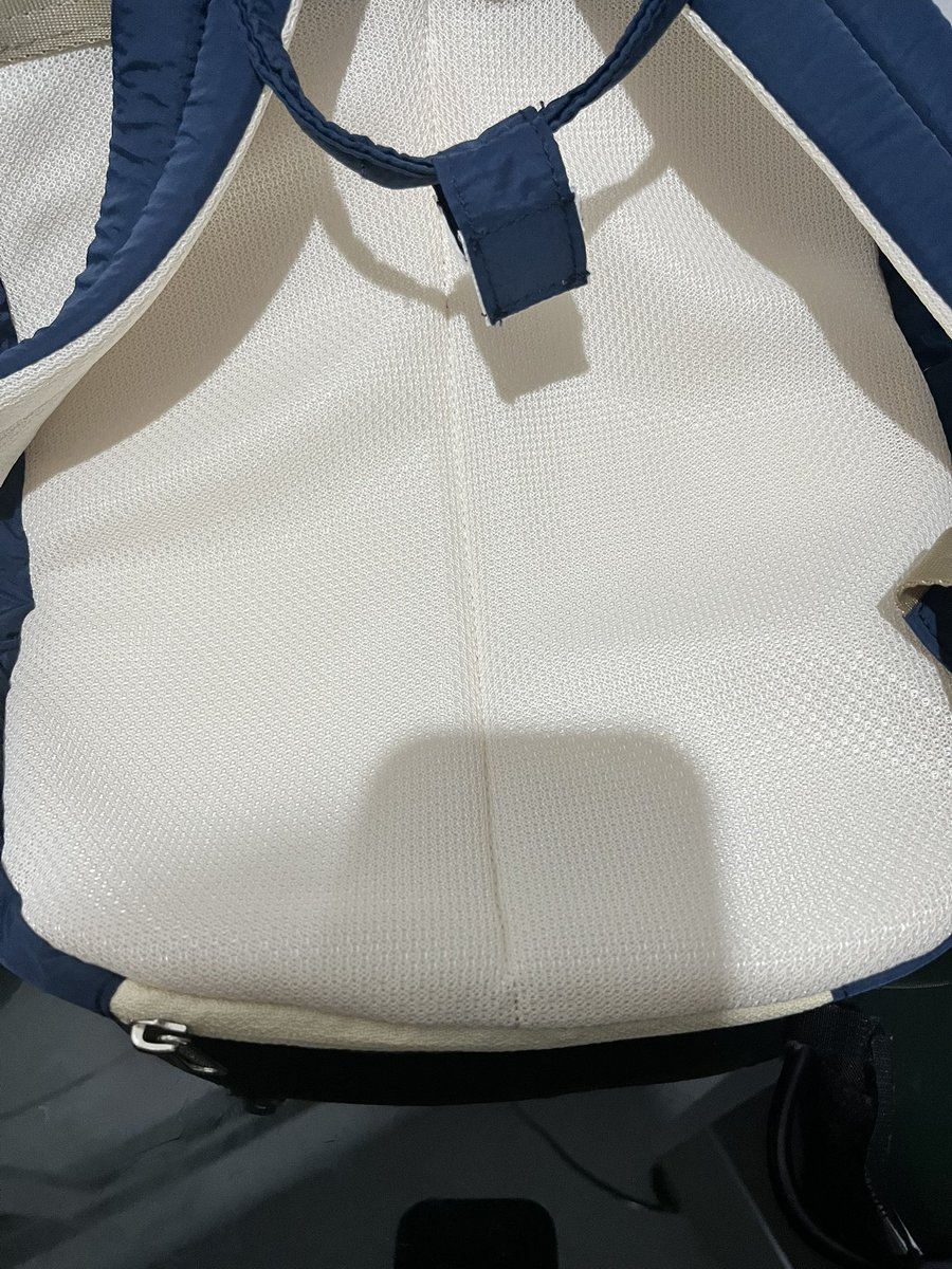 myctho's tweet photo. wts 

Tas laptop 14 inch. Tasnya juga masih baru banget, belum pernah dipakai.

kemarin belinya Rp185.000, sekarang aku jual Rp170.000 dan masih bisa nego yaa. 🤍

Spesifikasi tas:
Ukuran: 41 × 29 × 14 cm
Kapasitas: 16 liter
Bahan: crinkle
Lapisan dalam: satin

Dom jogja only ya https://t.co/Bs3qVni6kG
