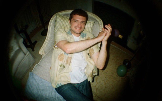 haderfluffyhair's tweet photo. Josh Hutcherson the man the myth the legend https://t.co/TRhK8Q8iLU
