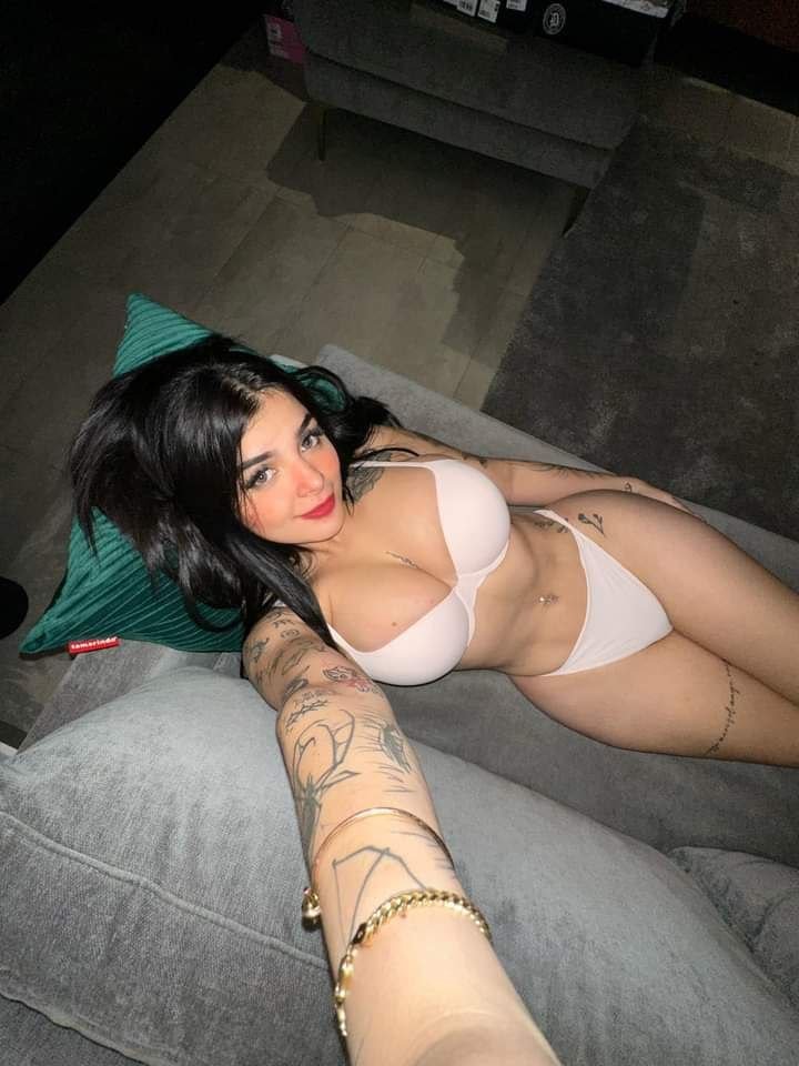 iNodleef's tweet photo. Alguien para sacarle la lechita? dm chat hot soy bien putita😍 https://t.co/sh24stuis6