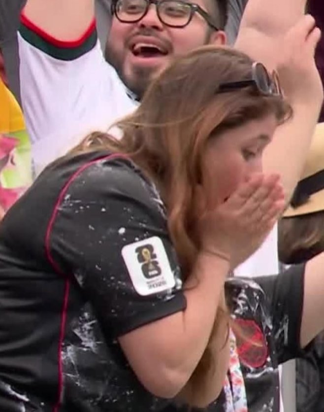 Mannat420's tweet photo. The world's most expensive wave. 🤯
A Canadian fan's mobile phone was swallowed by a wave while waving to people in the stadium. 🌊 https://t.co/nBVaudeBJZ