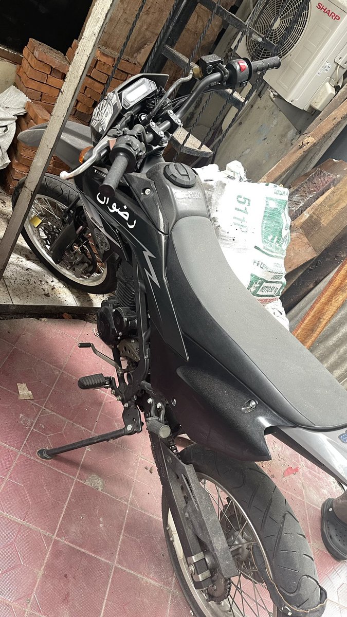 sdlpearl's tweet photo. takut bgt diancem maling pencemaran nama baik 🤭 sejak kapan nama lu baik? cepet dapet duitnya dan kelarin ya MUHAMMAD RIDHWAN supaya bisa tuntut balik gue atas pencemaran nama baik 🤭🙏 https://t.co/4yv1U8gbjr