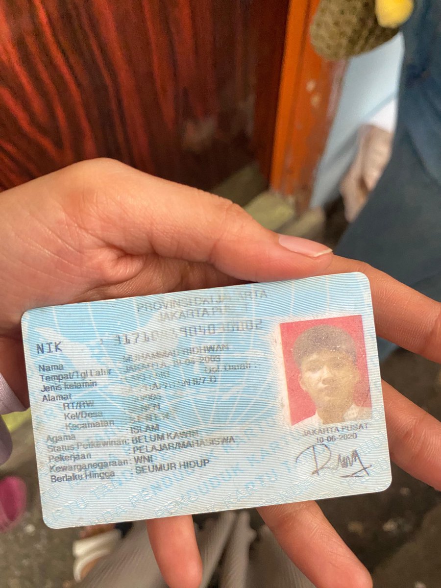 sdlpearl's tweet photo. takut bgt diancem maling pencemaran nama baik 🤭 sejak kapan nama lu baik? cepet dapet duitnya dan kelarin ya MUHAMMAD RIDHWAN supaya bisa tuntut balik gue atas pencemaran nama baik 🤭🙏 https://t.co/4yv1U8gbjr