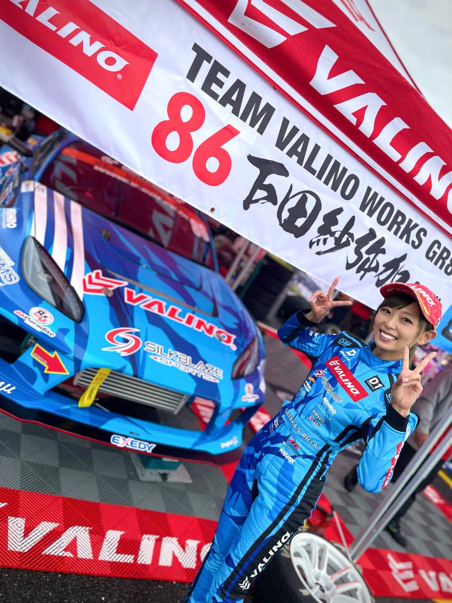 sayaka_krkr's tweet photo. D1GP筑波が終わりました！！！
めまぐるしく変わる状況に対応してくれたチームのみんなに感謝です。どんな場面であっても結果を出す強さを付けられるように精進いたします🙇‍♀️いつも皆様の応援に元気付けられてますっ😭本当にありがとうございます🙏❤︎ 気分落ち過ぎてTシャツ裏返しで外出してましたｗYouTubeﾏｯﾃﾃﾈ。