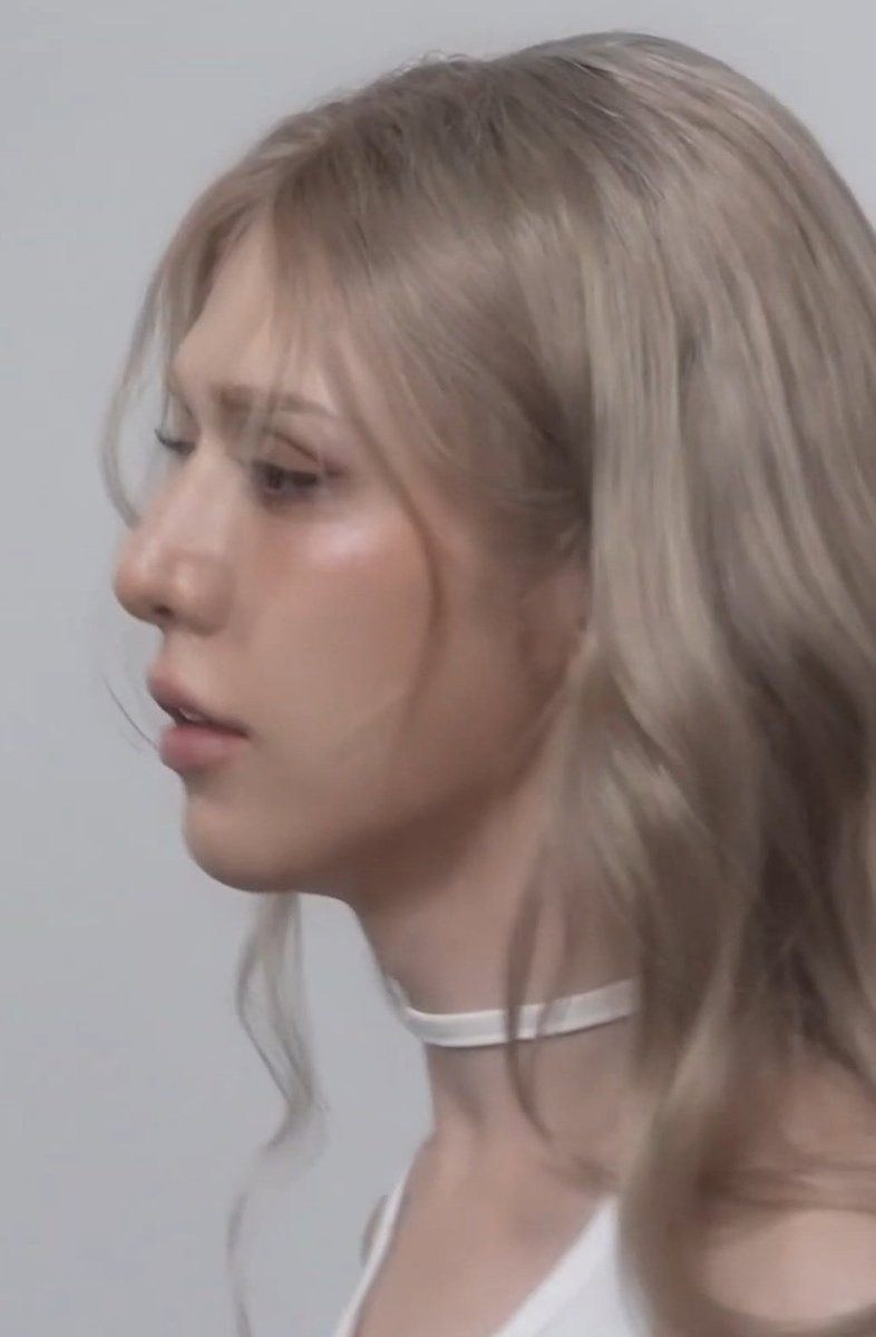 nic1lv's tweet photo. not to be dramatic, but muti has the prettiest nose in existence, literally sculpted to perfection https://t.co/e22Fx3a7Cu