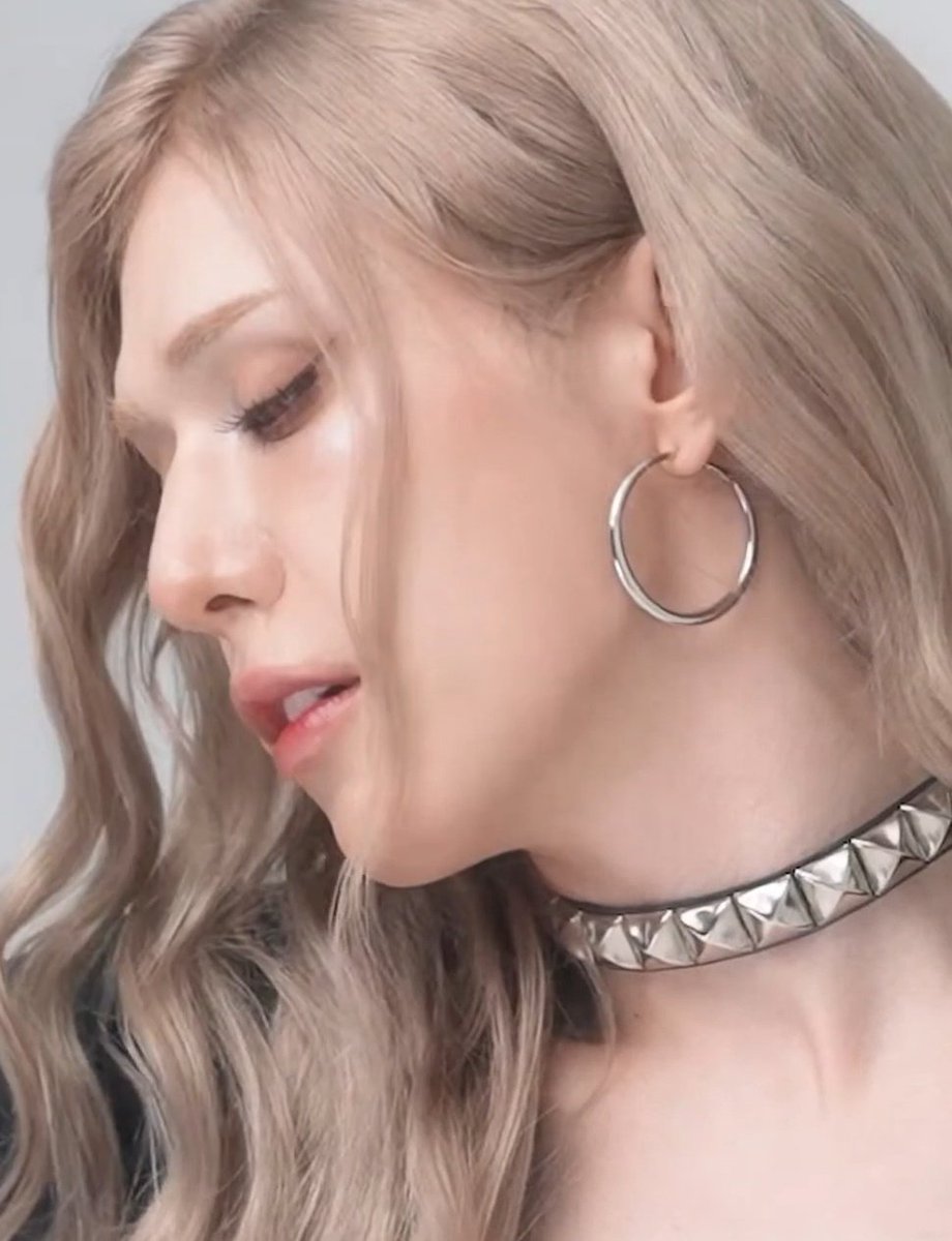 nic1lv's tweet photo. not to be dramatic, but muti has the prettiest nose in existence, literally sculpted to perfection https://t.co/e22Fx3a7Cu