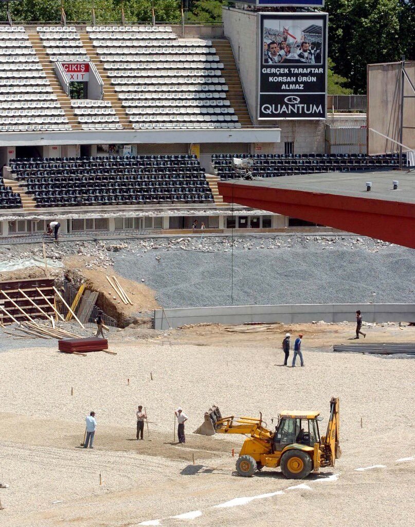 koyicindencom's tweet photo. Gerçek taraftar korsan ürün almaz. 

#ForzaBeşiktaş https://t.co/c75JncakHr